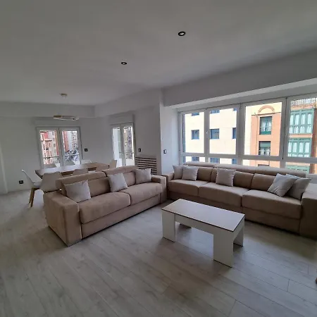 131a - Espectacular 8 Personas Puerto By R2r Consulting ヒホン